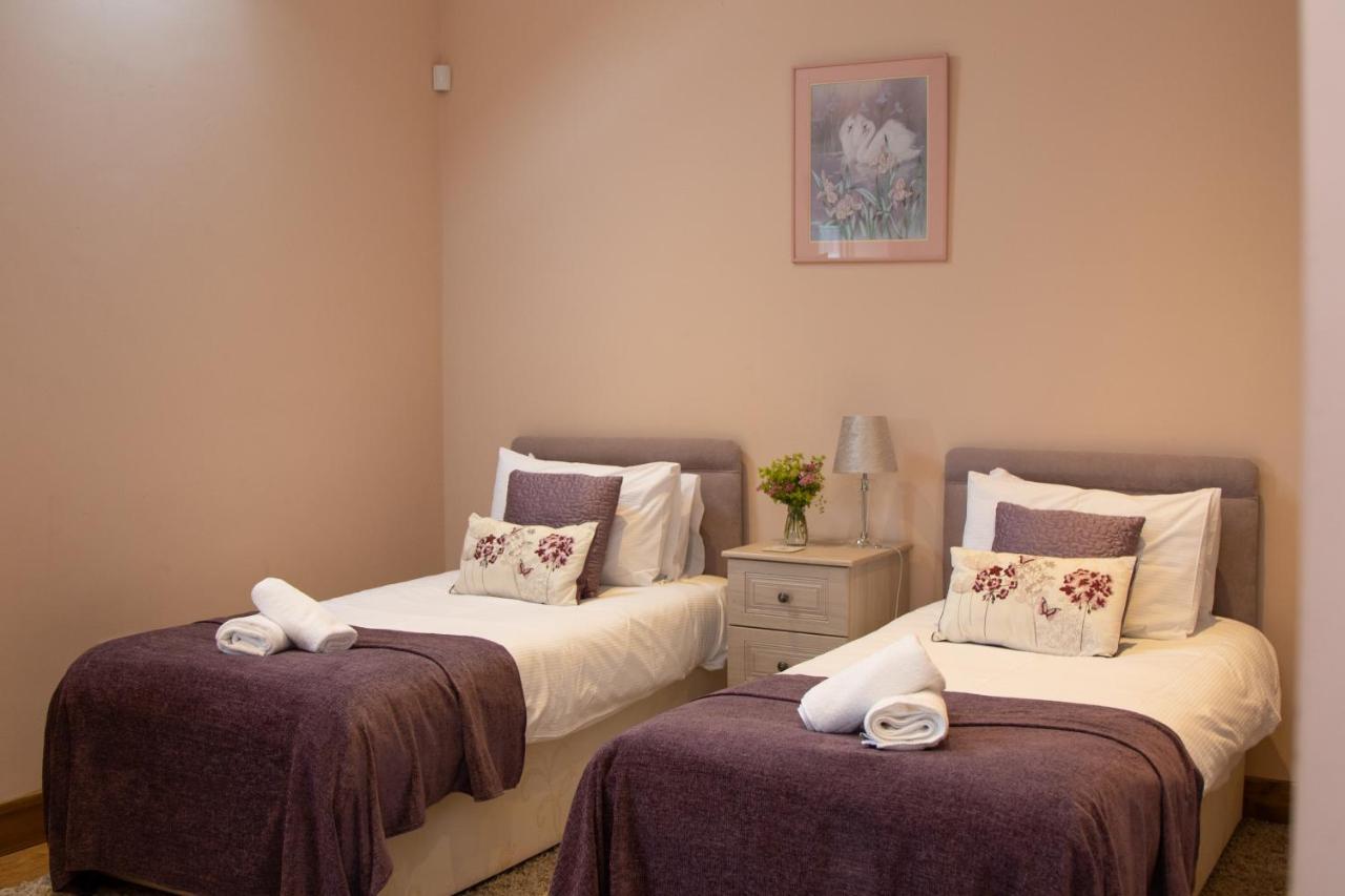 Fieldsview Villa Wrexham Ngoại thất bức ảnh