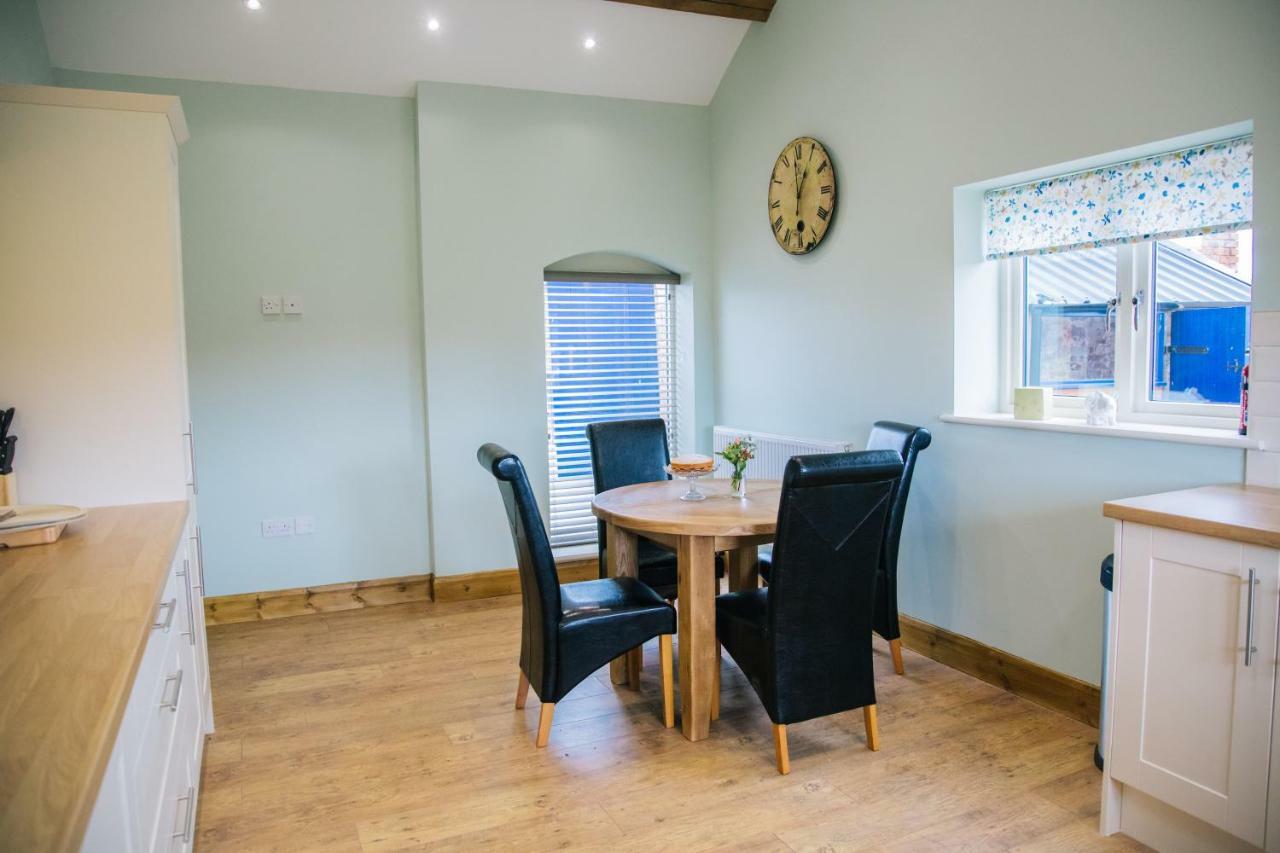 Fieldsview Villa Wrexham Ngoại thất bức ảnh